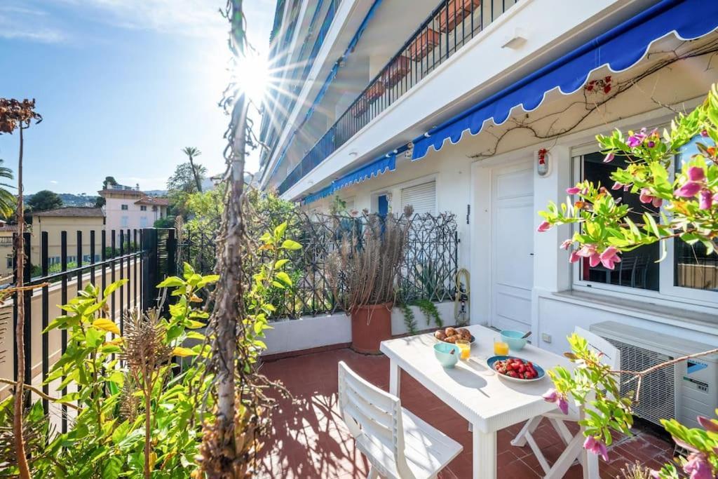 L'Oiseau Bleu - Terrasse - Parking Collectif - Climatisation Apartment Menton Exterior photo