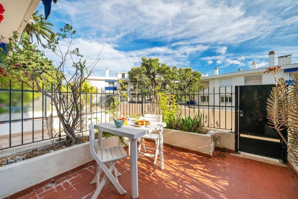 L'Oiseau Bleu - Terrasse - Parking Collectif - Climatisation Apartment Menton Exterior photo